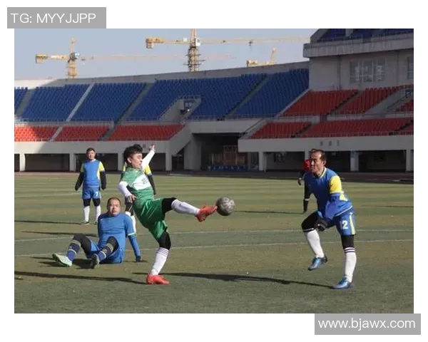 吴军独家分享足球心得与技巧解析助你提升球技与战术理解 吴军独家分享足球心得与技巧解析助你提升球技与战术理解