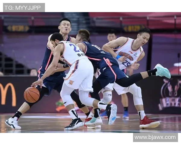 CBA联赛精彩对决广东队迎战新疆队实力较量引发球迷热议