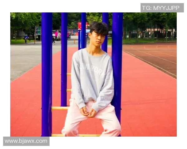 韩硕的成长之路：从青涩少年到职场精英的蜕变与奋斗历程