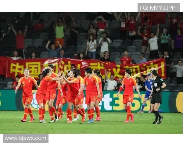 芬兰女足迎战中国女足精彩对决展现女子足球魅力与实力较量 芬兰女足迎战中国女足精彩对决展现女子足球魅力与实力较量