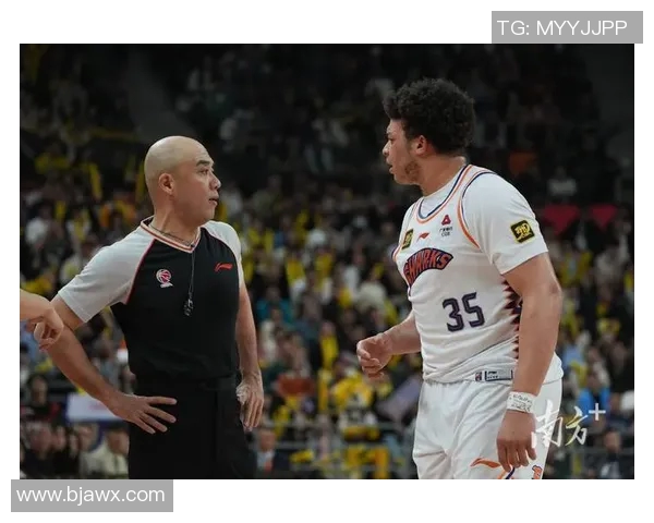 2018年CBA上海队对阵广东队精彩回顾与赛后分析