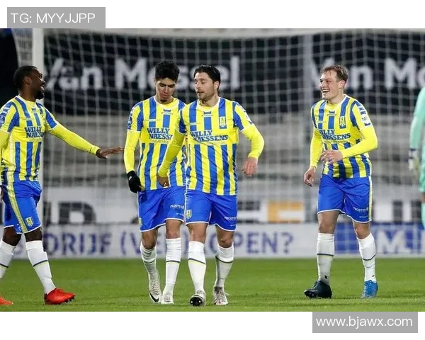 格拉夫与瓦尔韦克的激烈对决揭示足球战术与团队合作的重要性 格拉夫与瓦尔韦克的激烈对决揭示足球战术与团队合作的重要性