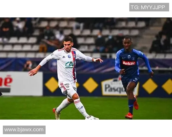 贝西克与里昂最新比赛结果揭晓双方表现分析与精彩瞬间回顾 贝西克与里昂最新比赛结果揭晓双方表现分析与精彩瞬间回顾