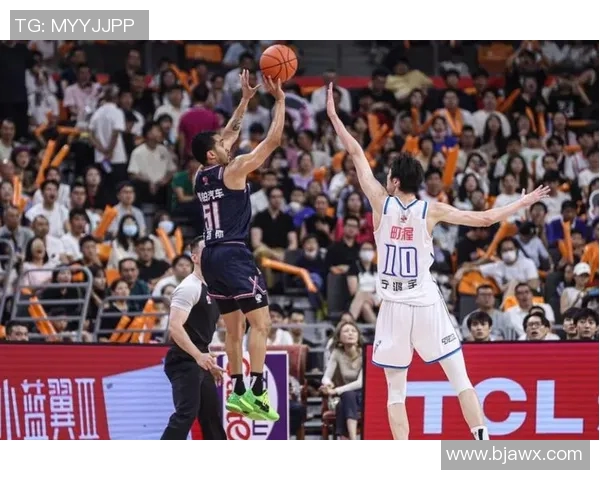 季前赛精彩对决广东宏远挑战同曦队展现新阵容风采